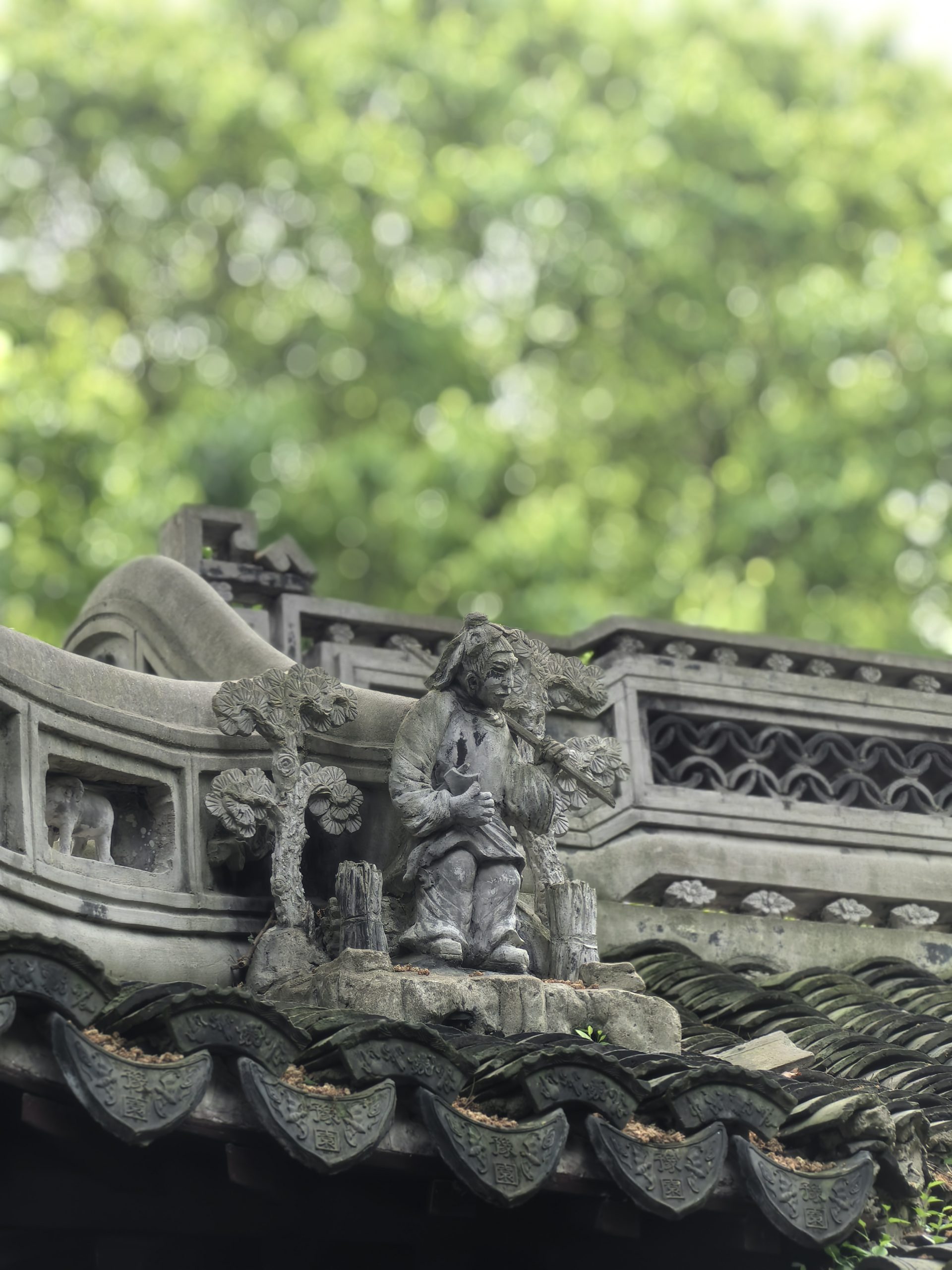 The artistry on the rooftops of Yu Garden